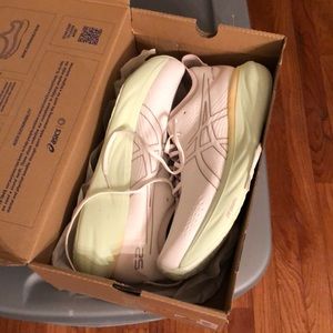 ASICS Gel Nimbus 25 Running Shoes New Size 13 Cream Fawn